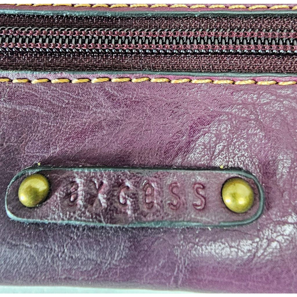 VTG Axcess Liz Claiborne Purple Leather Wtistlet Clutch Purse 3 Zipper Chain - Picture 3 of 7